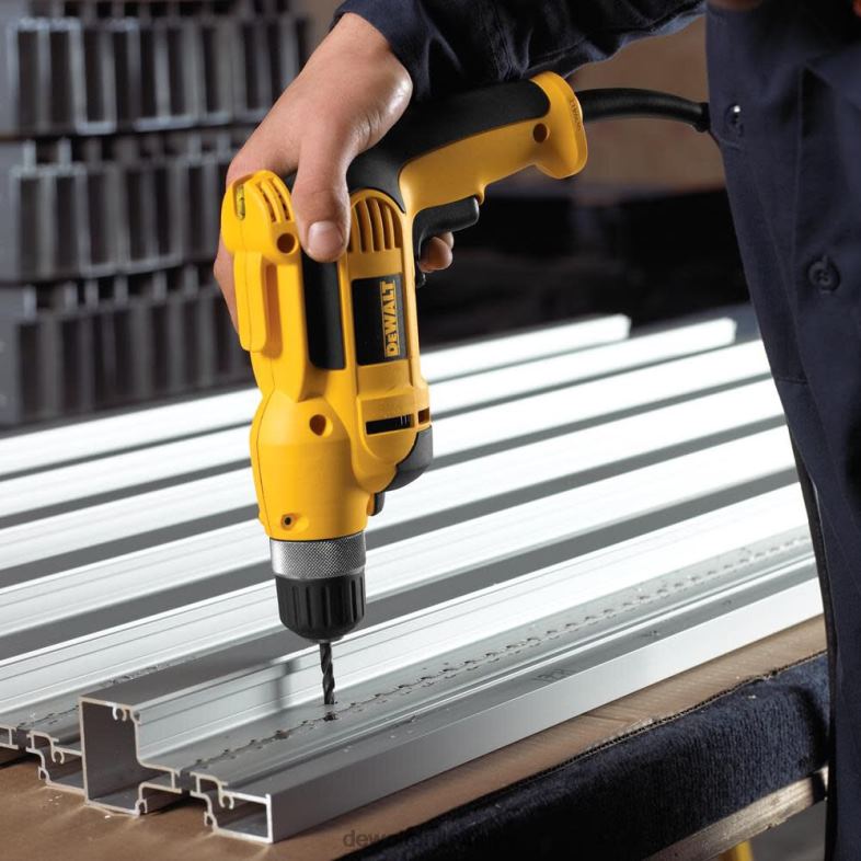 3/8 inç (10 mm) vsr kabzalı matkap seti, anahtarsız mandrene sahip DEWALT R2068148 aletler