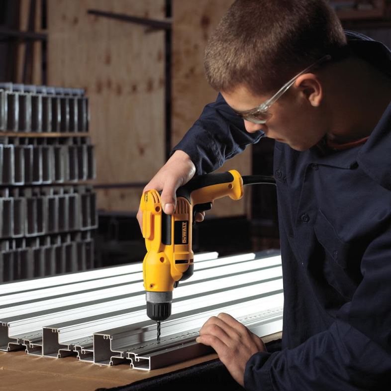 3/8 inç (10 mm) vsr kabzalı matkap seti, anahtarsız mandrene sahip DEWALT R2068148 aletler